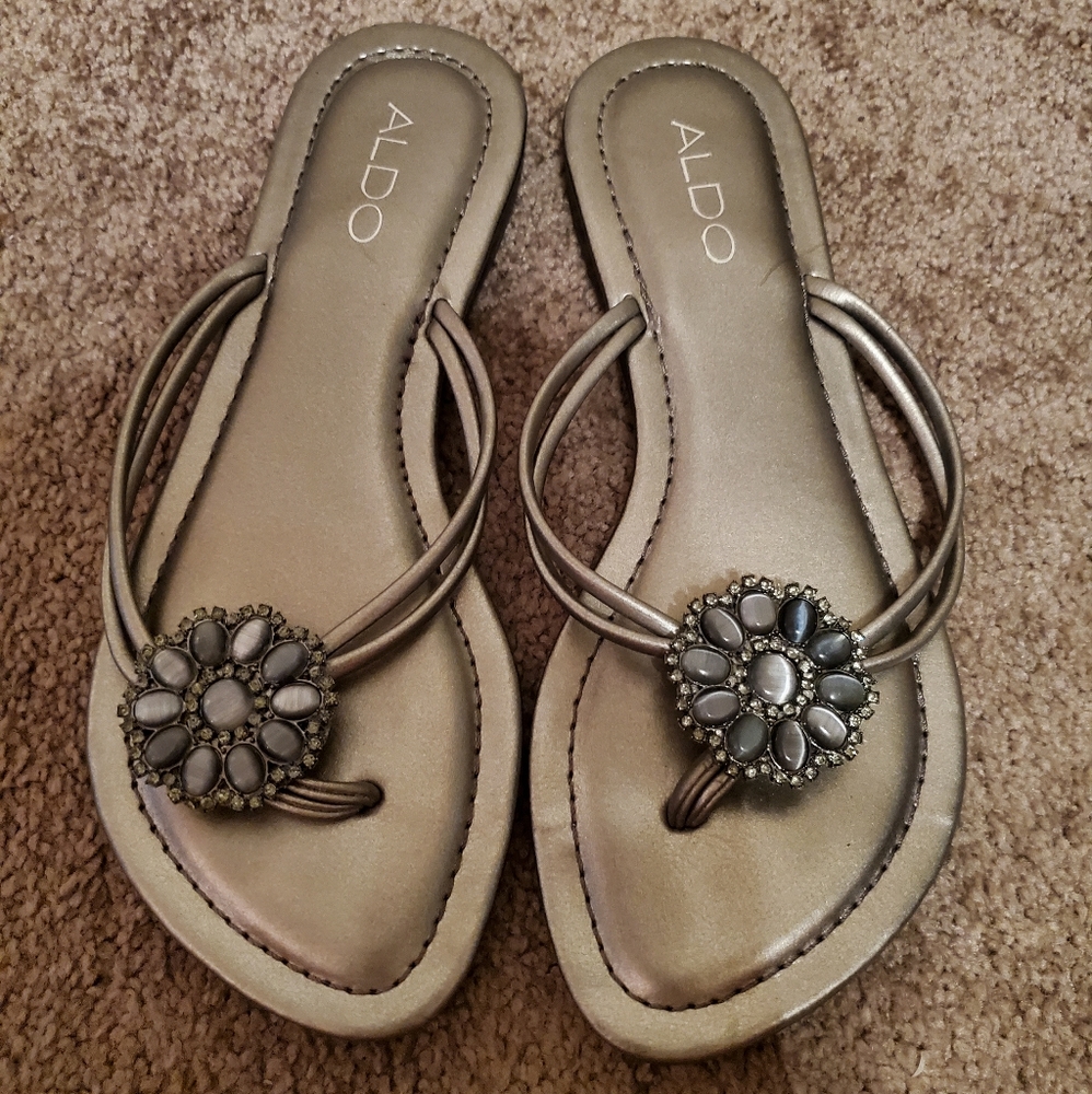 Aldo Silver Sandals Size 5.5M